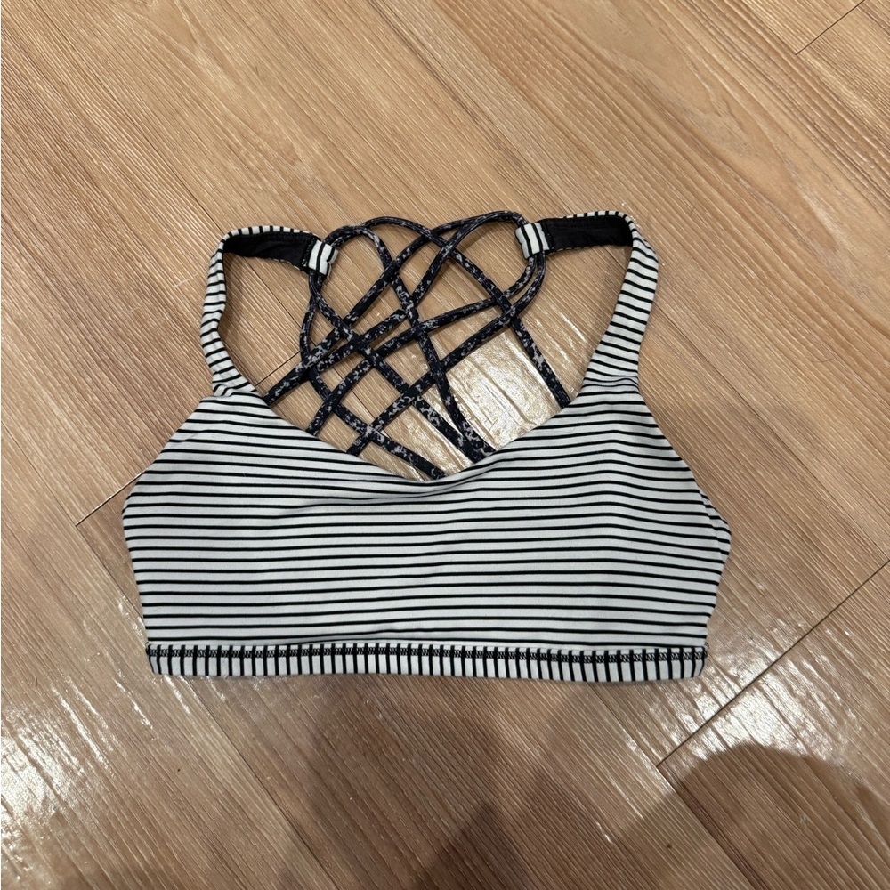 Lululemon sports bra